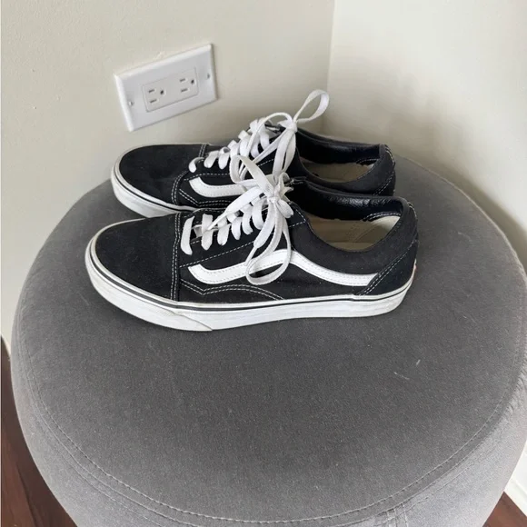 Vans Black and White Old Skool Sneakers - Picture 2 of 3